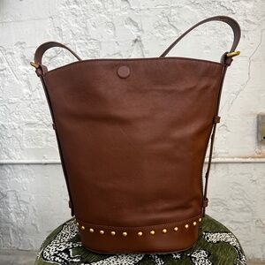 VINCE CAMUTO Jocea Leather Crossbody Bucket Bag In Brown